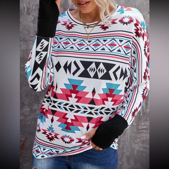 🌵Western Aztec Print Batwing Long Sleeve Top with Thumbhole Design - Picture 1 of 16